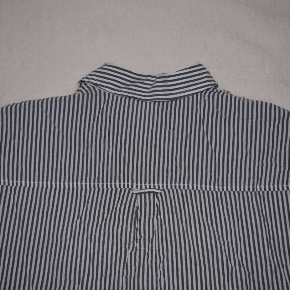 NWT! BP Striped Short Sleeve Button Down Shirt - Picture 3 of 4
